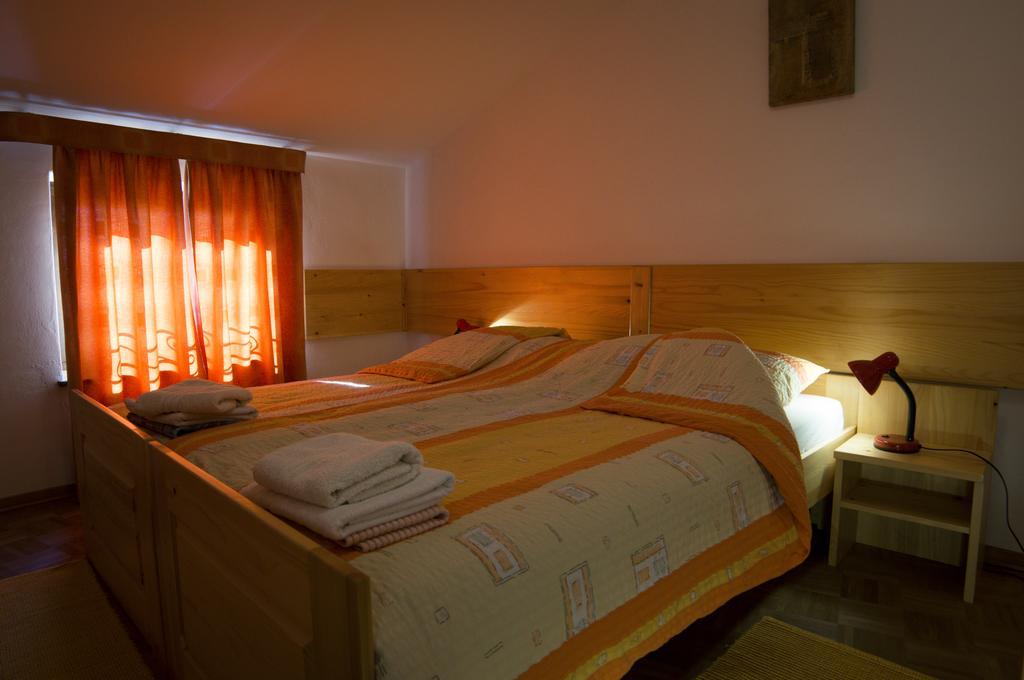 Apartmaji In Sobe Marija Jera Štanjel Habitación foto